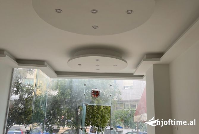 Ambient biznesi me qera 3+1 ne Tirane - 400 Euro