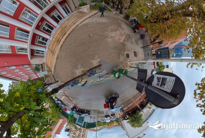 Shtepi me qera 2+1 ne Tirane - 2,000 Euro