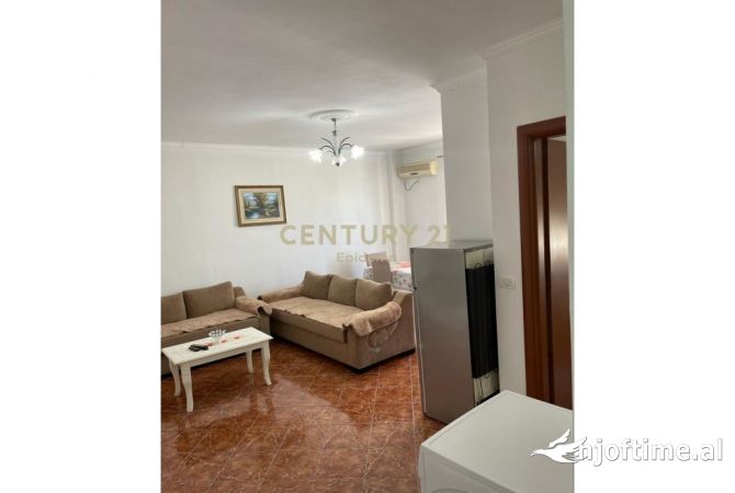 Shtepi me qera 1+1 ne Durres - 300 Euro