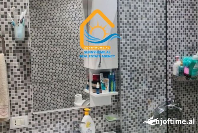 Shtepi ne shitje Apartament ne Vlore, 1+1, Mobilimi E mobiluar, Pagesa 195,000  Euro.