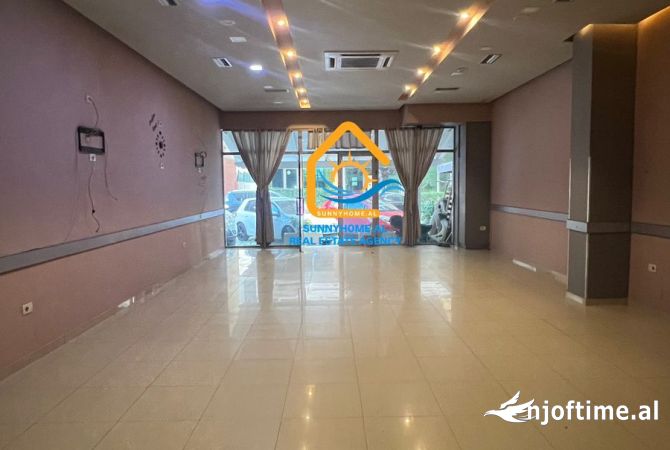 Ambjent biznesi me qera 3+1 ne Vlore - 450 Euro