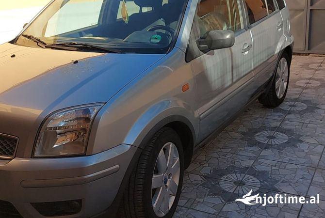 Auto in Vendita  a Tirana - 2,400 Euro
