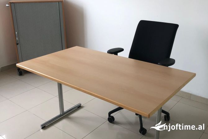 Pajisje biznesi ne shitje  ne Tirane - 1,000,000 Leke