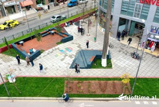 Ambient biznesi me qera 2+1 ne Tirane - 3,000 Euro