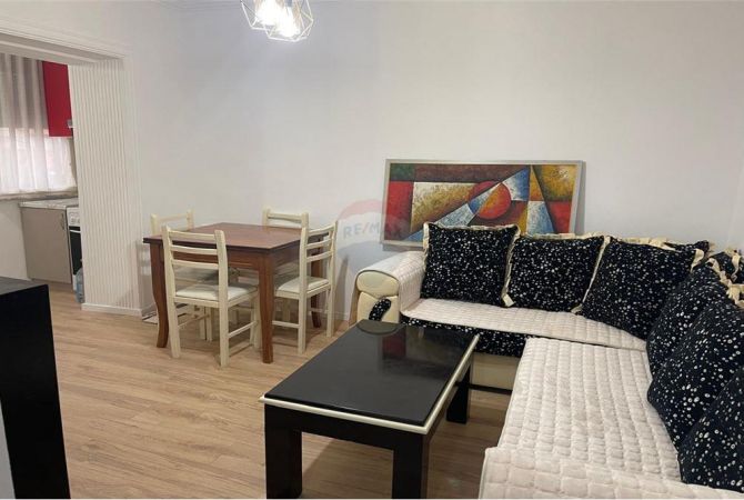 Shtepi me qera 1+1 ne Tirane - 400 Euro