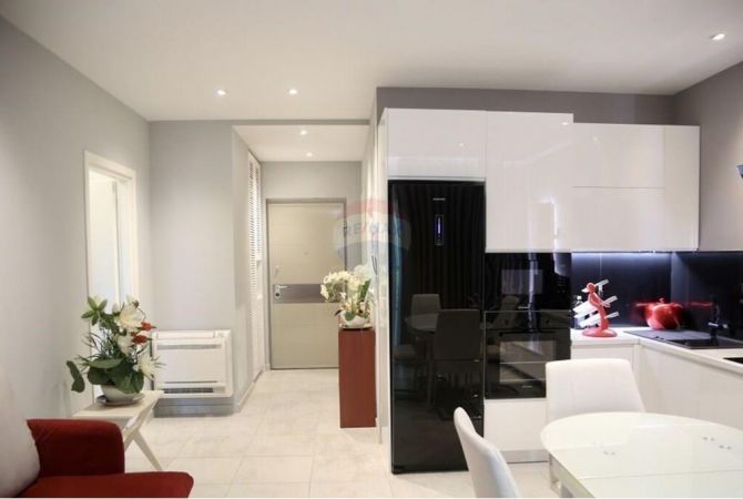 Shtepi me qera 2+1 ne Tirane - 1,800 Euro