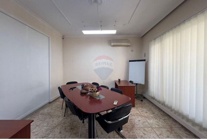 Business Property for Rent 3+1 in Tirana - 2,500 Euro