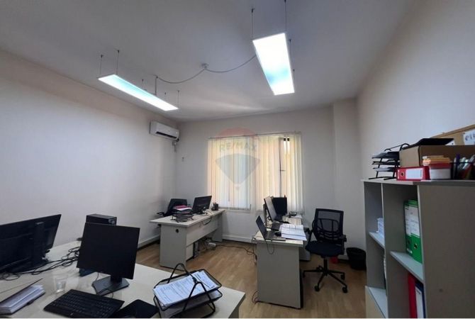 Business Property for Rent 3+1 in Tirana - 2,500 Euro