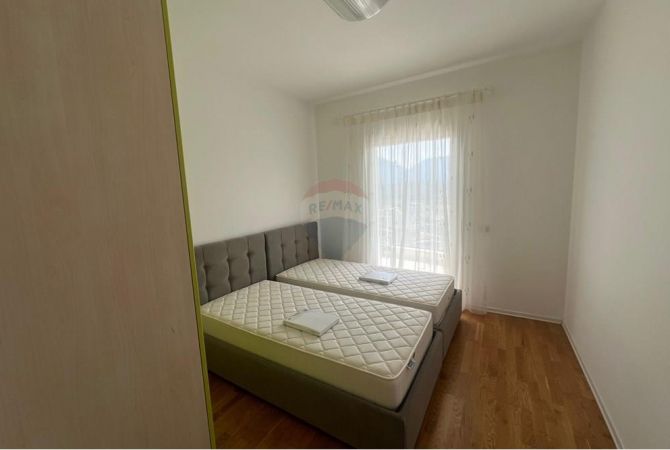 Shtepi me qera Apartament ne Tirane, 2+1, Mobilimi E mobiluar, Pagesa 800  Euro.