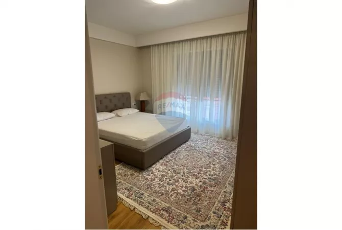 Shtepi me qera Apartament ne Tirane, 2+1, Mobilimi E mobiluar, Pagesa 1,300  Euro.