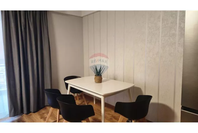 Shtepi me qera 2+1 ne Tirane - 1,300 Euro