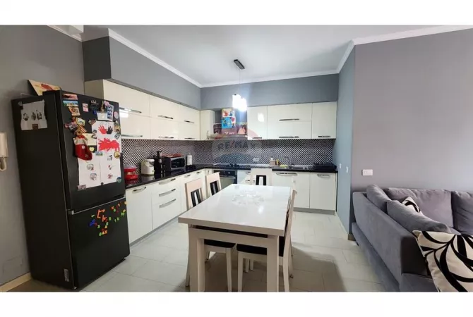 Shtepi me qera 2+1 ne Tirane - 650 Euro