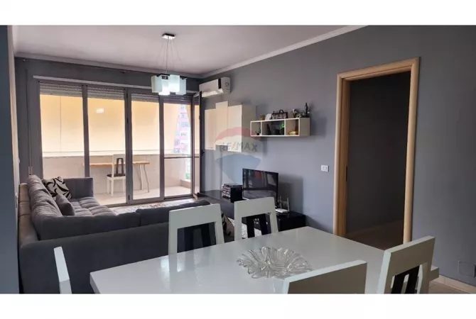 Shtepi me qera 2+1 ne Tirane - 650 Euro