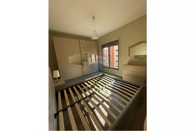 Shtepi me qera 2+1 ne Tirane - 1,150 Euro