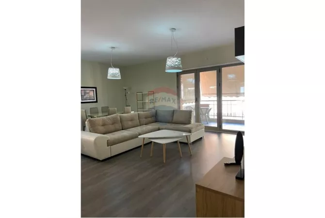 Shtepi me qera 2+1 ne Tirane - 1,150 Euro