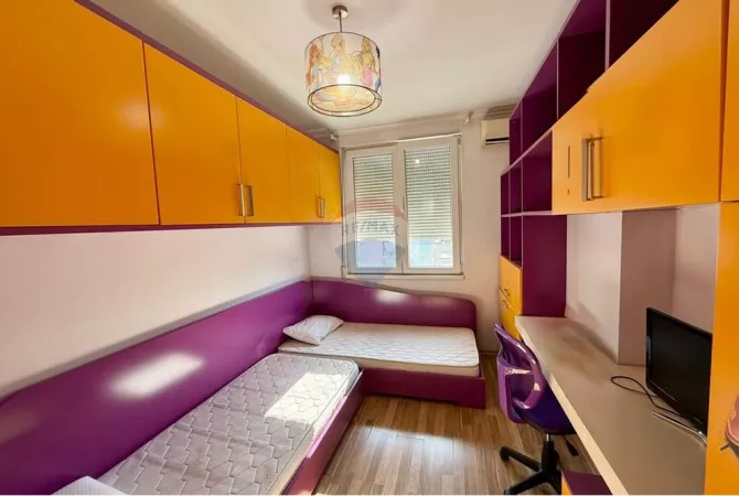 Shtepi me qera Apartament ne Tirane, 2+1, Mobilimi E mobiluar, Pagesa 800  Euro.