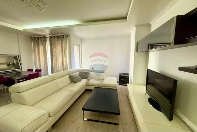 Shtepi me qera 2+1 ne Tirane - 800 Euro