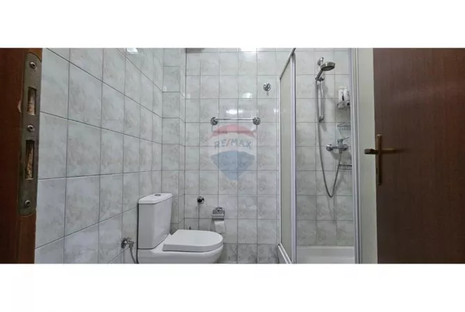 Shtepi me qera Apartament ne Tirane, 2+1, Mobilimi E mobiluar, Pagesa 650  Euro.