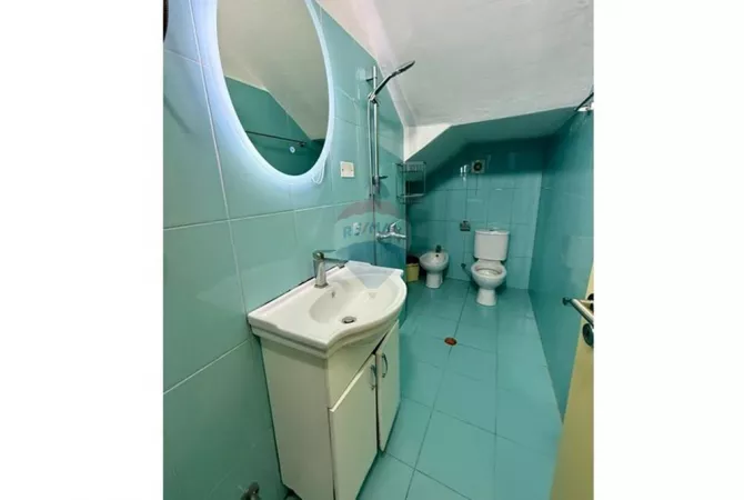 Shtepi ne shitje Apartament ne Tirane, 1+1, Mobilimi E mobiluar, Pagesa 110,000  Euro.