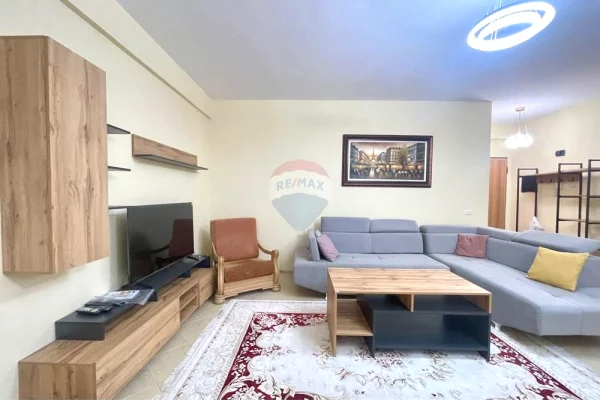 Shtepi me qera 2+1 ne Tirane - 700 Euro