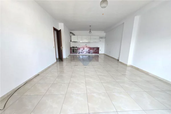 Shtepi ne shitje 2+1 ne Tirane - 180,000 Euro