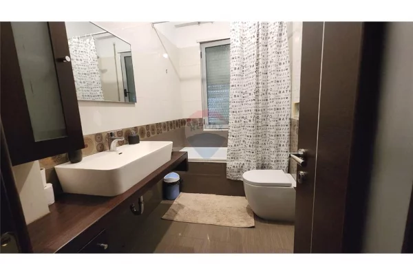 Shtepi ne shitje 2+1 ne Tirane - 185,000 Euro