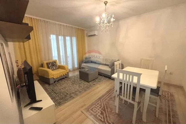 Shtepi me qera 3+1 ne Tirane - 800 Euro
