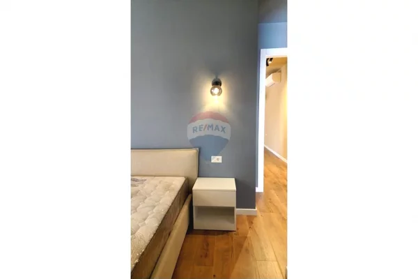 Shtepi me qera 2+1 ne Tirane - 1,250 Euro