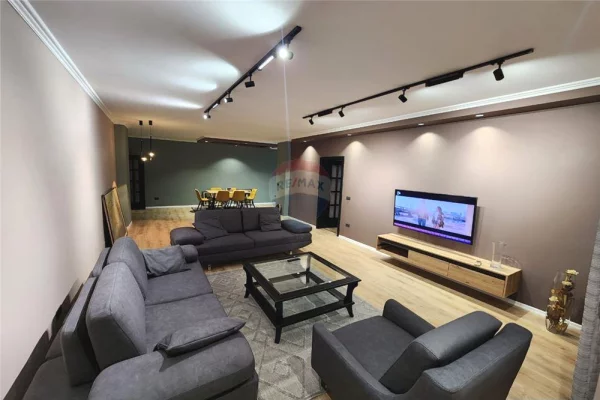 House for Rent 3+1 in Tirana - 1,200 Euro