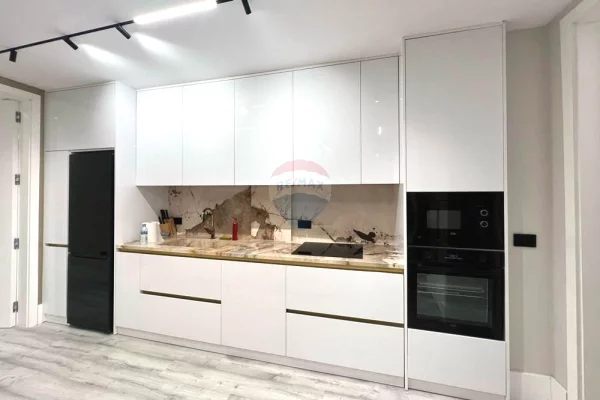 Shtepi me qera 2+1 ne Tirane - 2,000 Euro