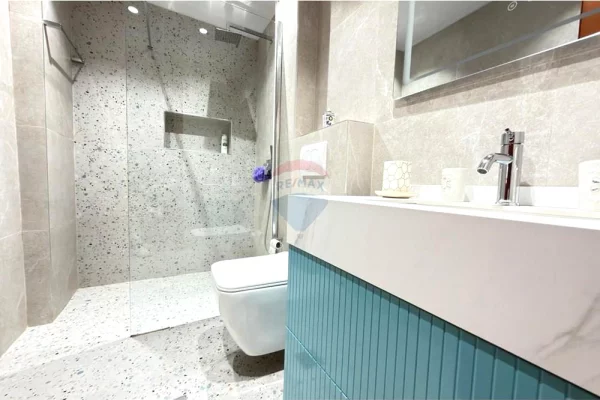 Shtepi me qera Apartament ne Tirane, 2+1, Mobilimi E mobiluar, Pagesa 65,000  Leke.