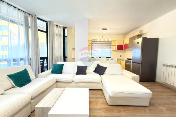 Shtepi me qera 2+1 ne Tirane - 65,000 Leke