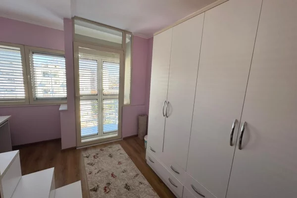 Shtepi me qera 2+1 ne Tirane - 65,000 Leke