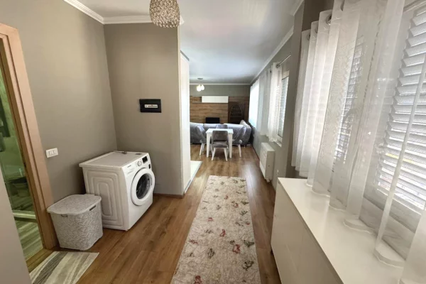 Shtepi me qera 2+1 ne Tirane - 65,000 Leke