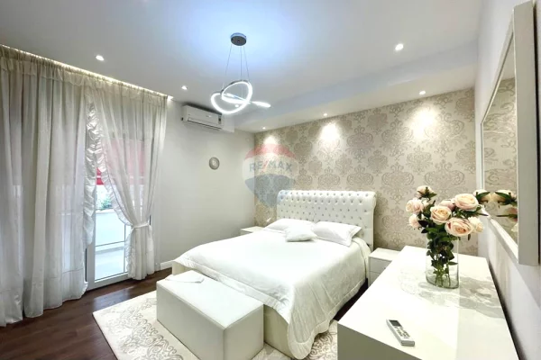 Shtepi me qera 2+1 ne Tirane - 1,000 Euro