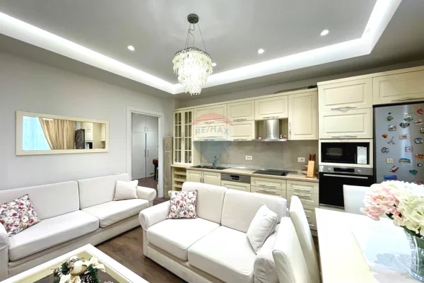 Shtepi me qera 2+1 ne Tirane - 1,000 Euro