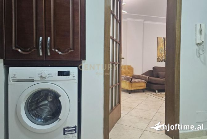 Shtepi me qera Apartament ne Tirane, 2+1, Mobilimi E mobiluar, Pagesa 750  Euro.