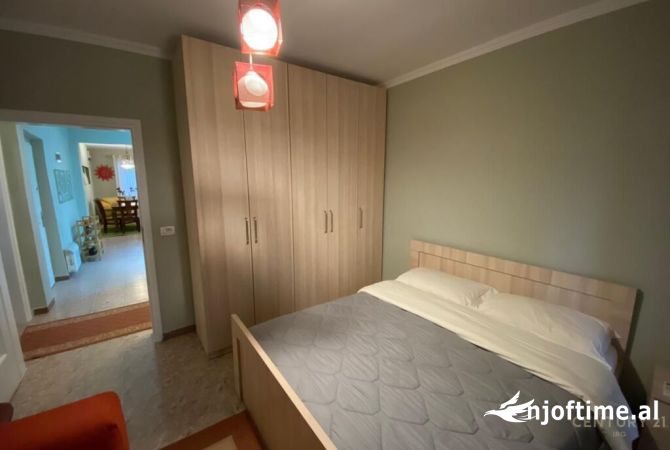 Shtepi me qera Apartament ne Tirane, 2+1, Mobilimi E mobiluar, Pagesa 850  Euro.
