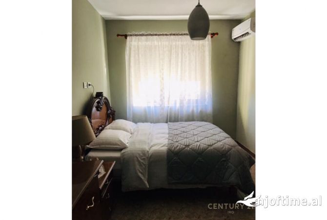 Shtepi me qera Apartament ne Tirane, 2+1, Mobilimi E mobiluar, Pagesa 850  Euro.