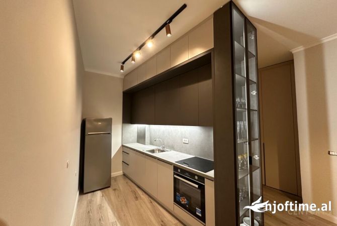Shtepi me qera Apartament ne Tirane, 1+1, Mobilimi E mobiluar, Pagesa 680  Euro.