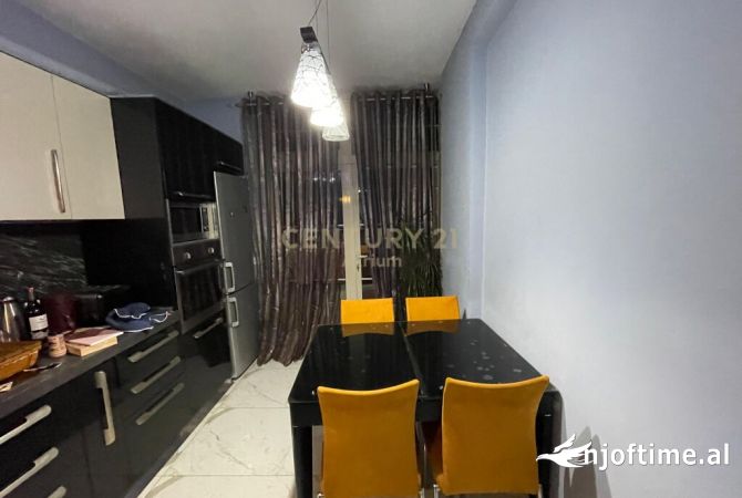 Shtepi me qera Apartament ne Tirane, 2+1, Mobilimi E mobiluar, Pagesa 500  Euro.