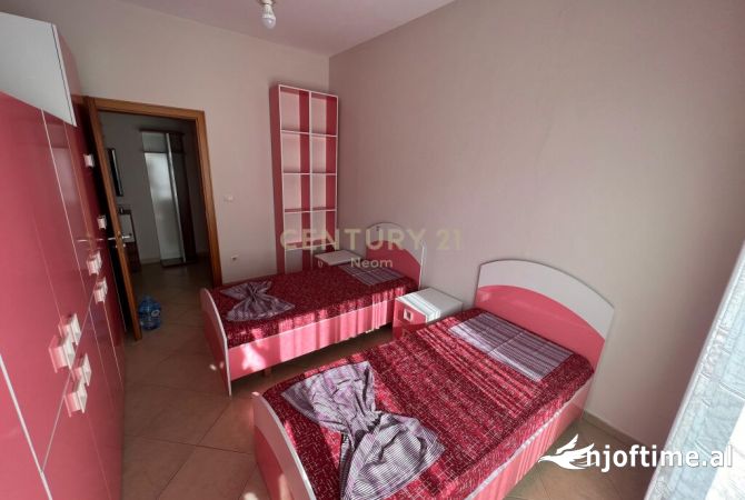 Shtepi me qera Apartament ne Tirane, 3+1, Mobilimi E mobiluar, Pagesa 700  Euro.