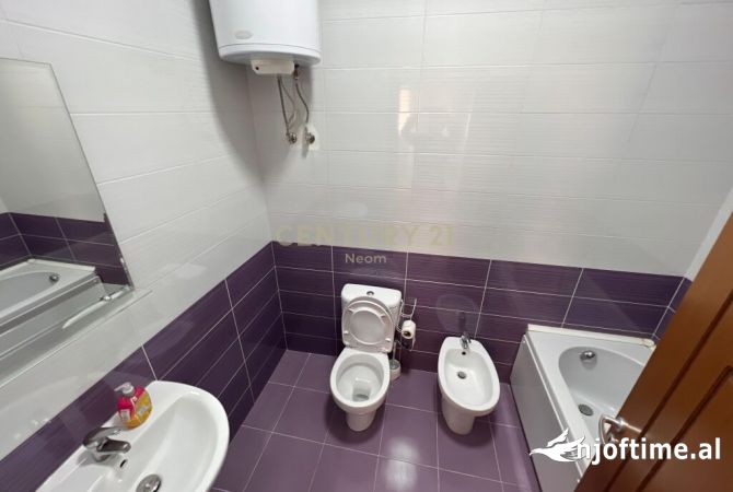 Shtepi me qera Apartament ne Tirane, 3+1, Mobilimi E mobiluar, Pagesa 700  Euro.