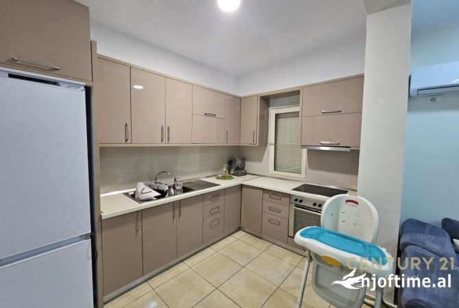 Shtepi me qera Apartament ne Tirane, 2+1, Mobilimi E mobiluar, Pagesa 550  Euro.