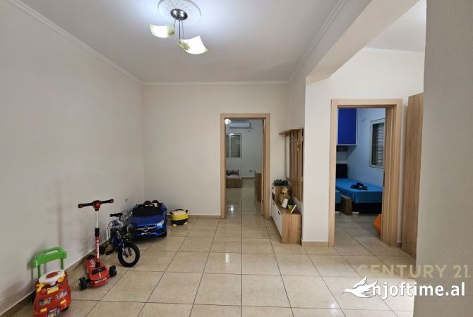 Shtepi me qera Apartament ne Tirane, 2+1, Mobilimi E mobiluar, Pagesa 550  Euro.