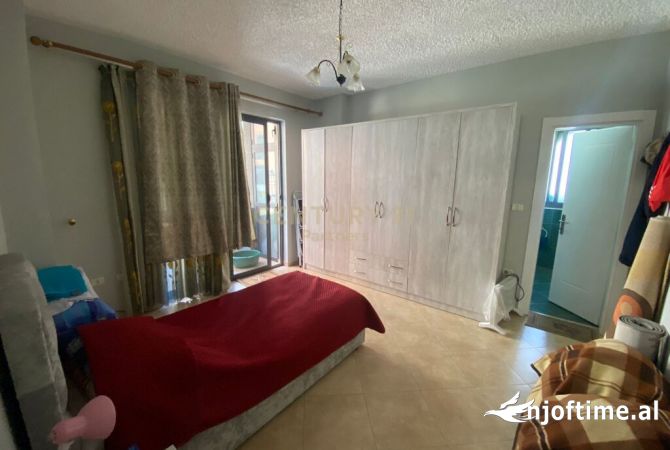 Shtepi me qera Apartament ne Tirane, 3+1, Mobilimi E mobiluar, Pagesa 850  Euro.