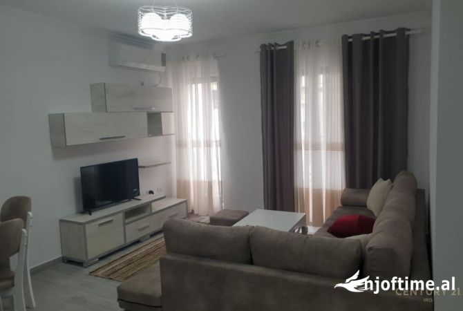 Shtepi me qera 2+1 ne Tirane - 700 Euro