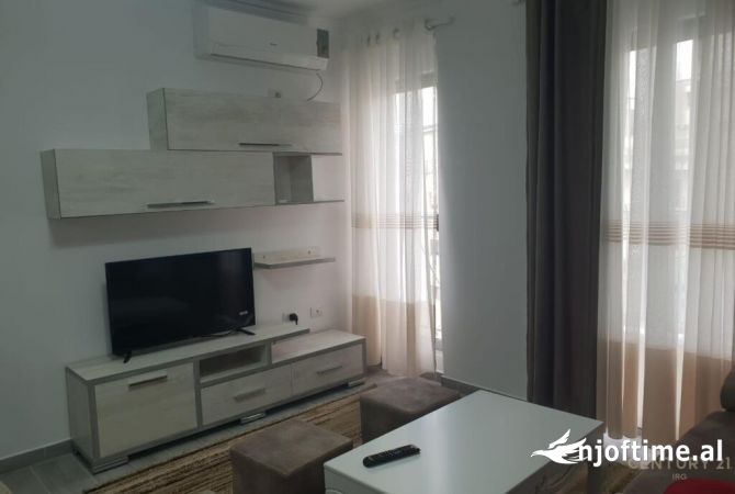 Shtepi me qera 2+1 ne Tirane - 700 Euro