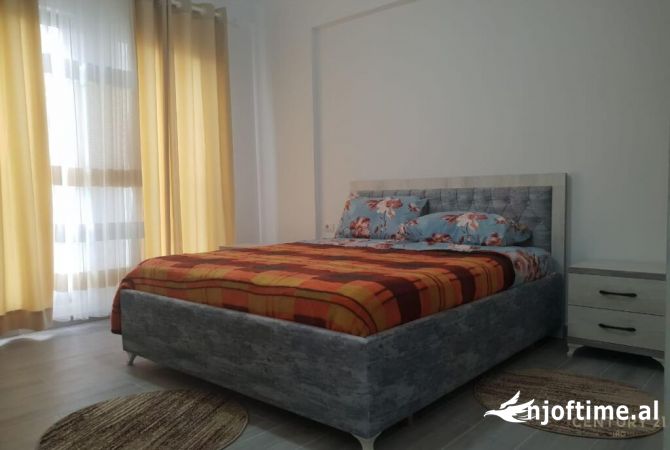 Shtepi me qera Apartament ne Tirane, 2+1, Mobilimi E mobiluar, Pagesa 700  Euro.
