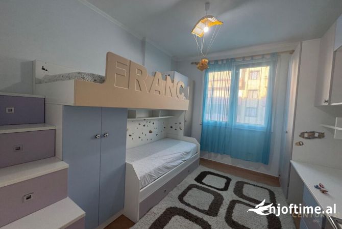 Shtepi me qera Apartament ne Tirane, 2+1, Mobilimi E mobiluar, Pagesa 500  Euro.